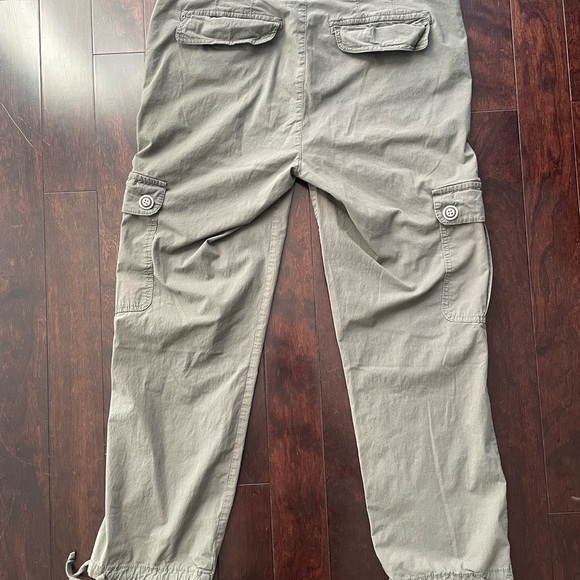 Democracy AB Technology Women's Cargo Pants Size 8 Olive Green Pants - Picture 4 of 6